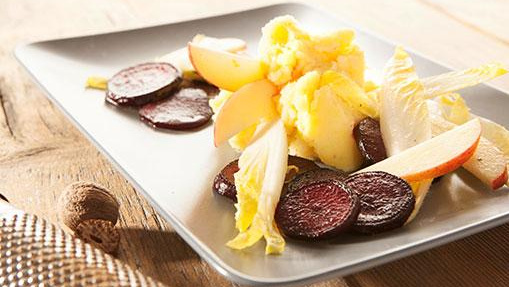 Rezeptbild für Gebratene Rote Bete mit Kartorfelstampf und Chicoréesalat