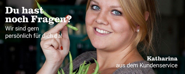 Bild einer Kundenservice Mitarbeiterin mit Text Du hast noch Fragen?