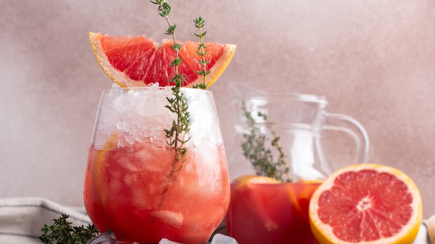 Rezeptbild für Rosafarbener Grapefruit-Mocktail