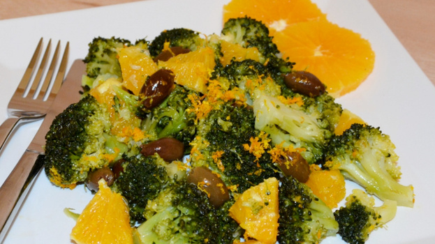 Rezeptbild für Brokkoli-Orangen-Salat