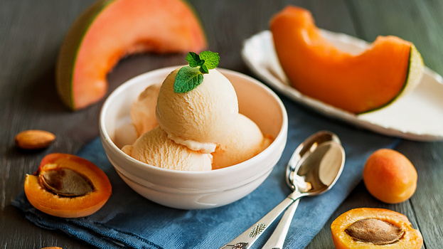 Rezeptbild für Aprikoseneis mit Honigmelone