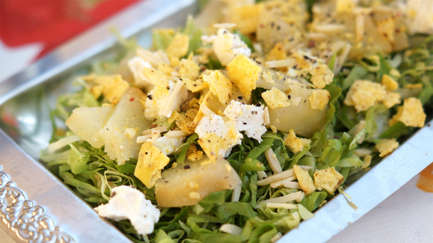 Rezeptbild für Birnensalat karamellisiert mit Ziegenrolle