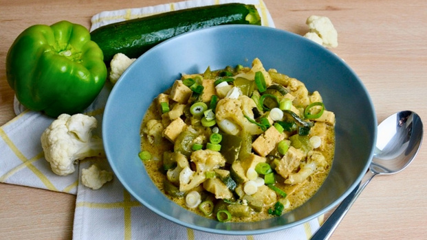 Rezeptbild für Grünes Thai-Curry mit Gemüse und Tofu