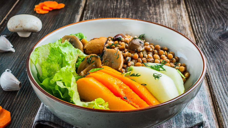 Rezeptbild für Melonen-Bowl mit Champignons und Linsen