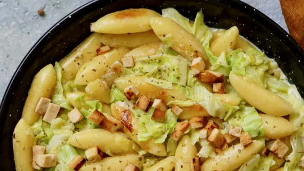 Rezeptbild für Schupfnudeln mit Spitzkohl-Gemüse