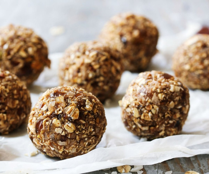 Rezeptbild für Proteinreiche Energie-Kugeln (Schoko-Banane)