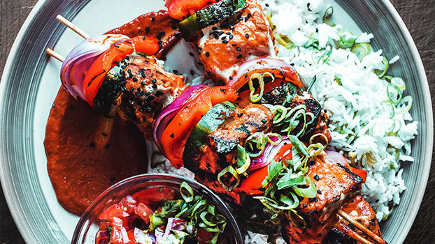 Rezeptbild für Tofu-Gemüse-Spieße mit Reis