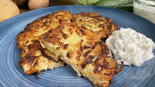 Rezeptbild für Weißkohl-Kartoffelpuffer mit Gurkendip