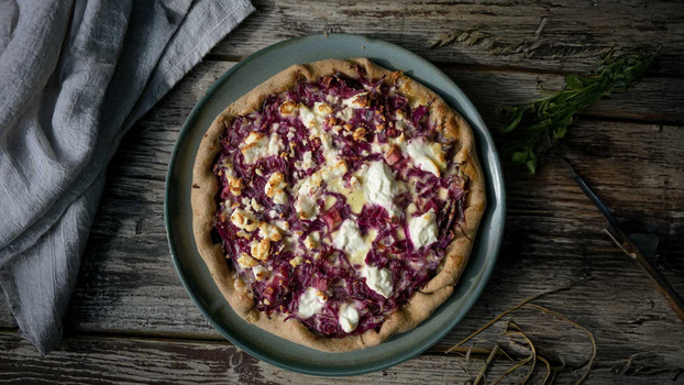 Rezeptbild für Rotkohl-Quiche mit Fetakruste