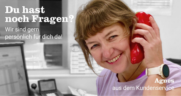 Bild einer Kundenservice Mitarbeiterin mit Text Du hast noch Fragen?