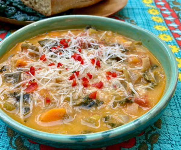 Rezeptbild für Ribolita | Gemüsesuppe mit Schwarzkohl & Bohnen